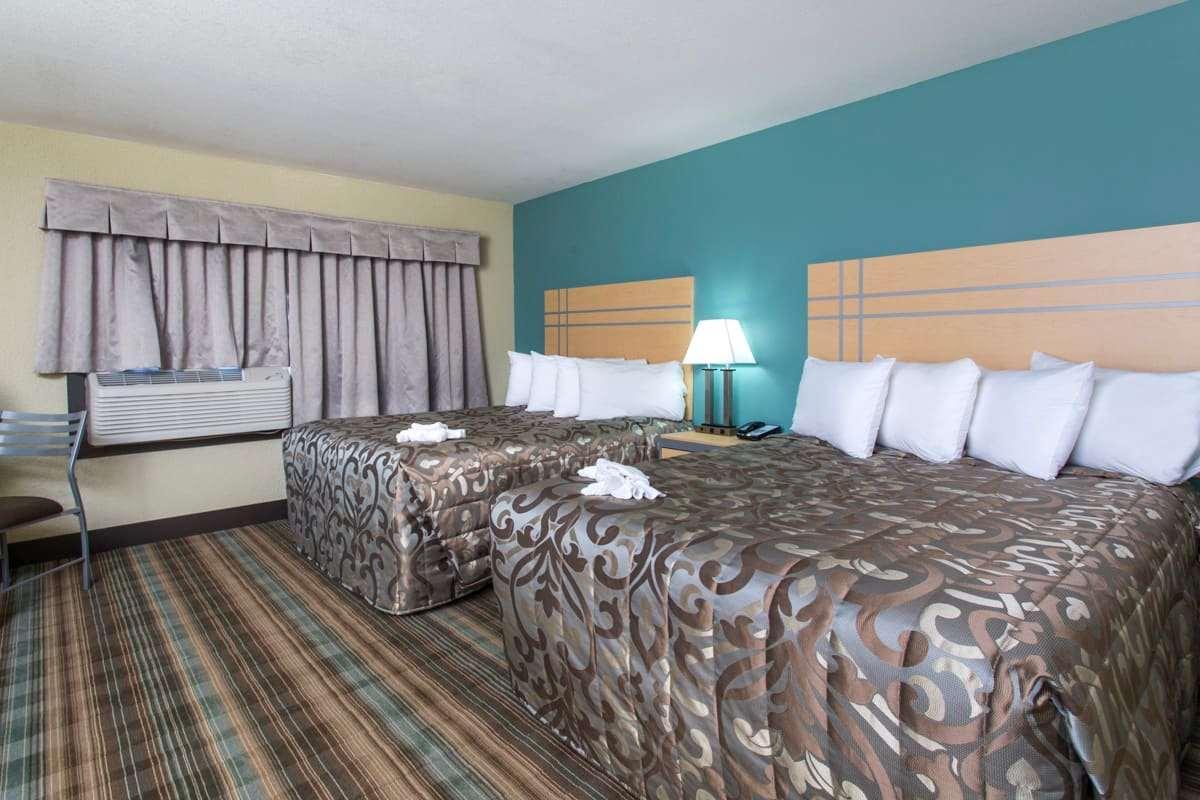 Ramada By Wyndham Edmonton Yellowhead Nw Exteriör bild