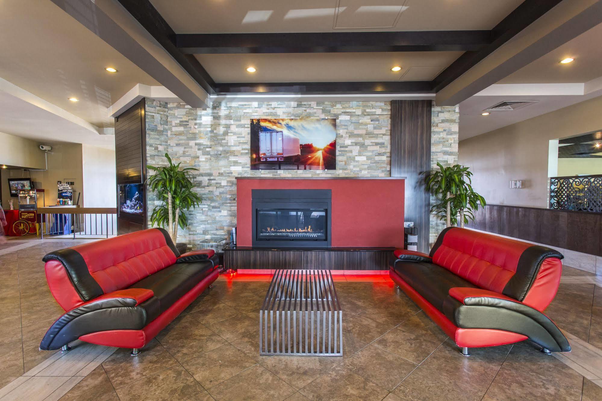 Ramada By Wyndham Edmonton Yellowhead Nw Exteriör bild